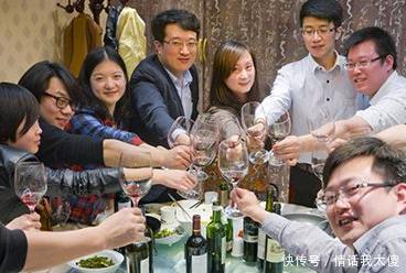  家属|男子饭店饮酒后死亡, 家属不让动, 直接要求赔偿30万, 这合理么