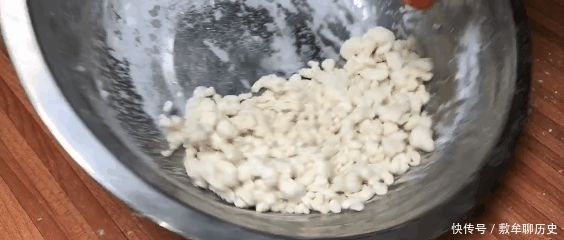  面疙瘩|疙瘩汤的秘制做法，学会这个妙招，颗粒分明，爽滑劲道！