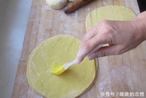 面团|面粉不用总是蒸馒头教你一款新吃法,好吃不上火,比面包受欢迎