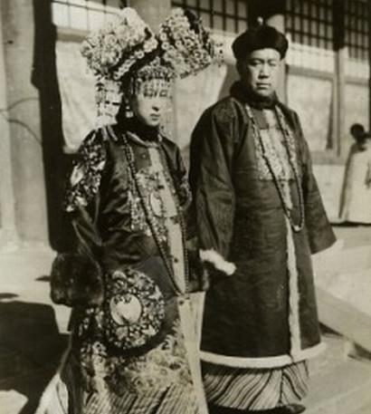图为晚清|6张晚清官员夫妻合影真实照片最后一组新娘太吓人
