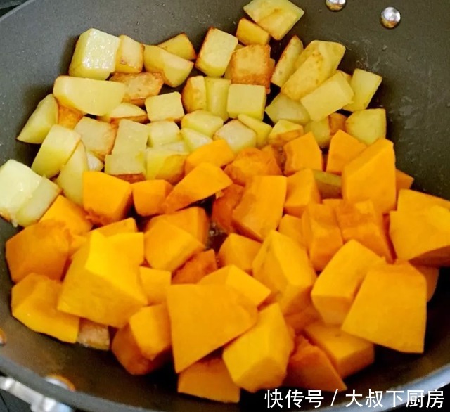 土豆|秋天到,南瓜俏!大叔教你南瓜炖土豆,香糯绵软,简单易学,好吃