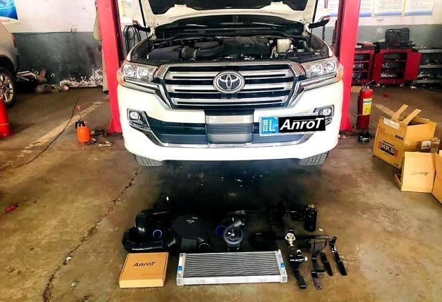 机械|兰德酷路泽(陆巡)HKS机械增压改装作业,提升40%功率,越野更强