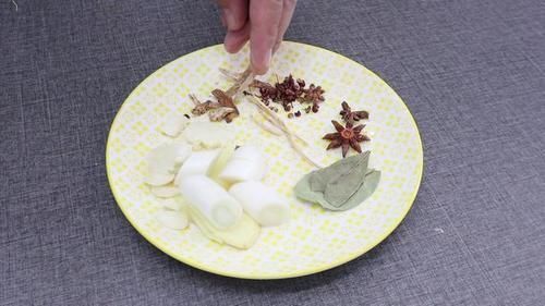 美味|吃了几十年鸡肉,还是这种做法百吃不厌,闻味就美味,做法还简单