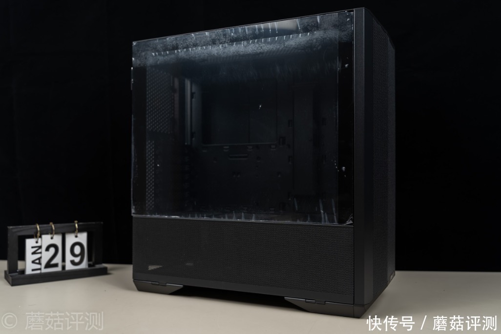  LIANLI|风道升级，散热效果媲美开放式环境、联力LIANLI 鬼斧AIR 机箱 评测