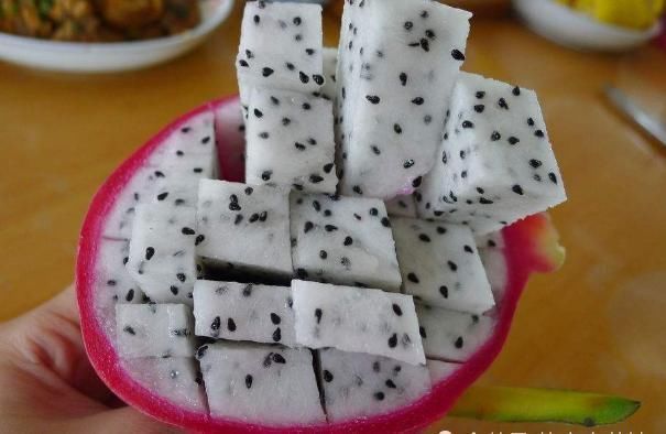 空气|世界上“没味道”的4类水果,最后一个就像是在“吃空气”