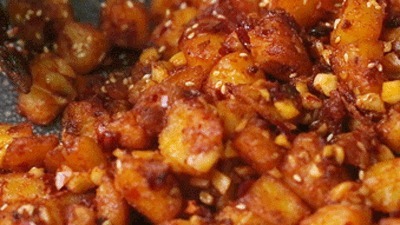 粘锅糊锅|土豆别再炒丝儿了,这样煎一煎,比吃肉还香