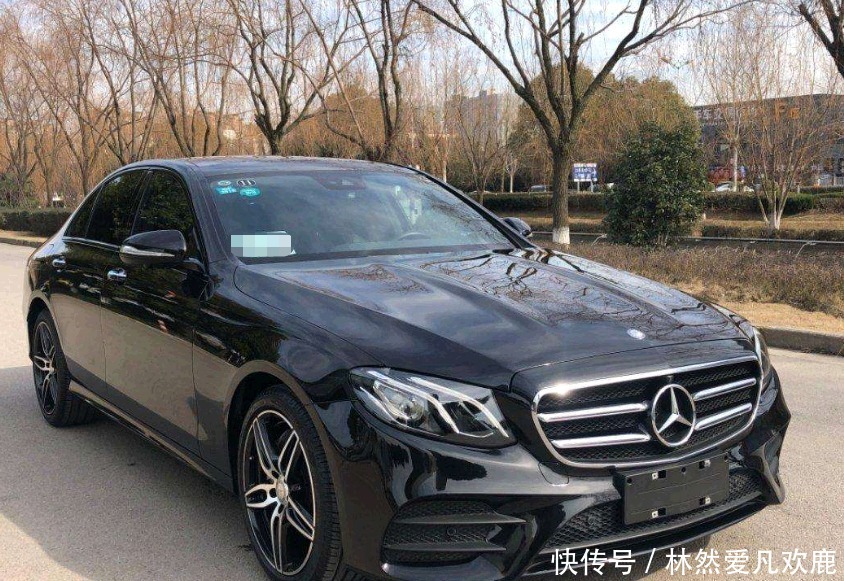 照片|女子被奔驰男欺骗感情,在奔驰上贴满照片,路人为其打抱不平