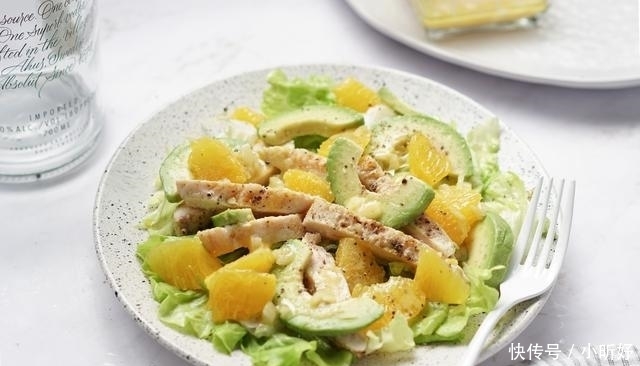 多汁|鸡胸肉又老又柴吃不下?试试这样做,鸡胸肉鲜嫩多汁,成抢手货