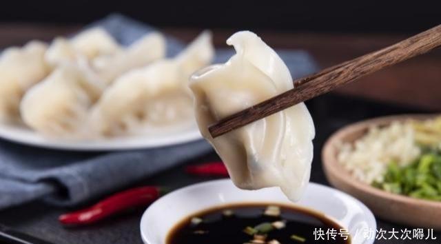 大厨|调饺子馅,放香油还是食用油饺子馆大厨都不对,放它香味四溢
