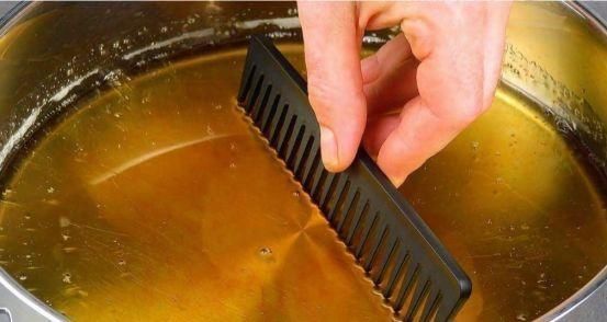 大厨|米其林大厨用梳子做小吃,大手一挥瞬间成型,口水都忍不住了