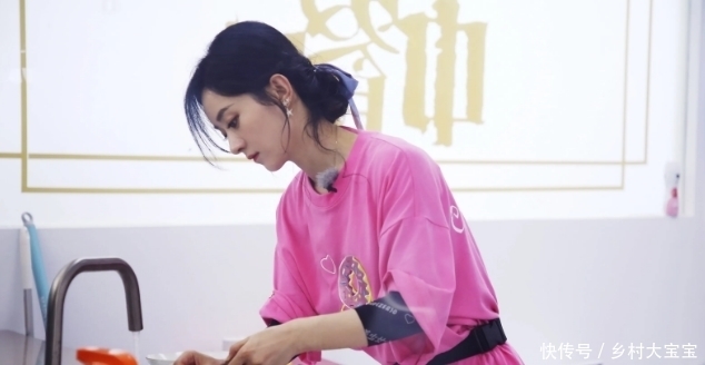  中餐厅|赵丽颖在《中餐厅》展示出三个优点，第二个优点却被网友说没素质