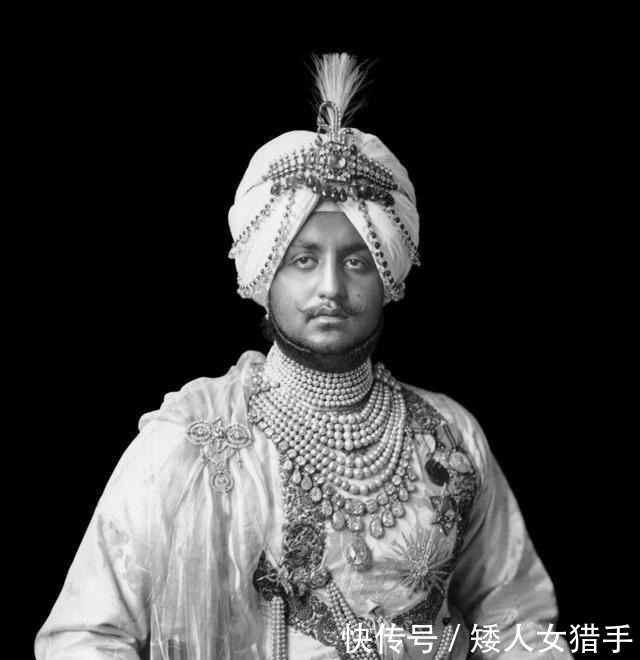 皇帝|得知祖先陵墓被印度人摧毁后，蒙古皇帝当场痛哭我一定要杀了他