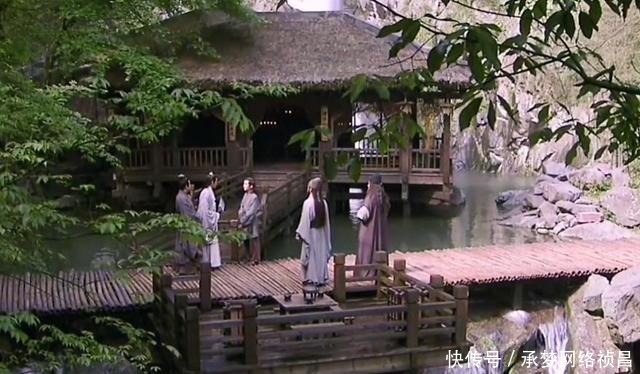 三国演义|三国演义:诸葛亮的茅庐,老版是普通木屋,新版是著名景点?