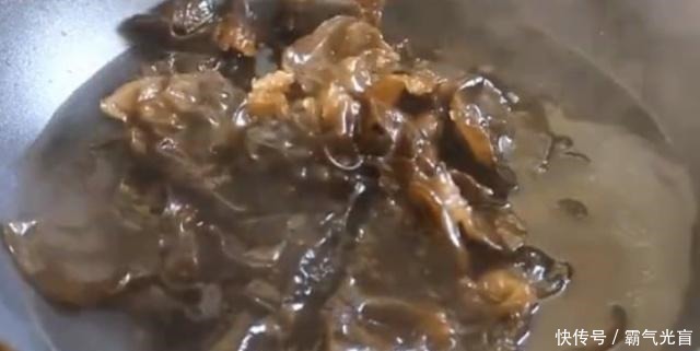 凉水|泡木耳时到底是用凉水还是热水很多人都用错,难怪又硬还不好吃