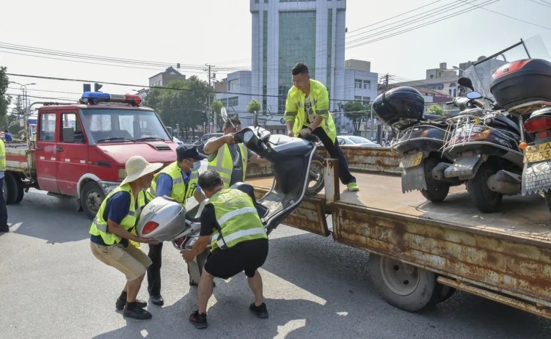 摩托车|摩托车、电动车注意了,全区40天交通秩序整治行动开始了