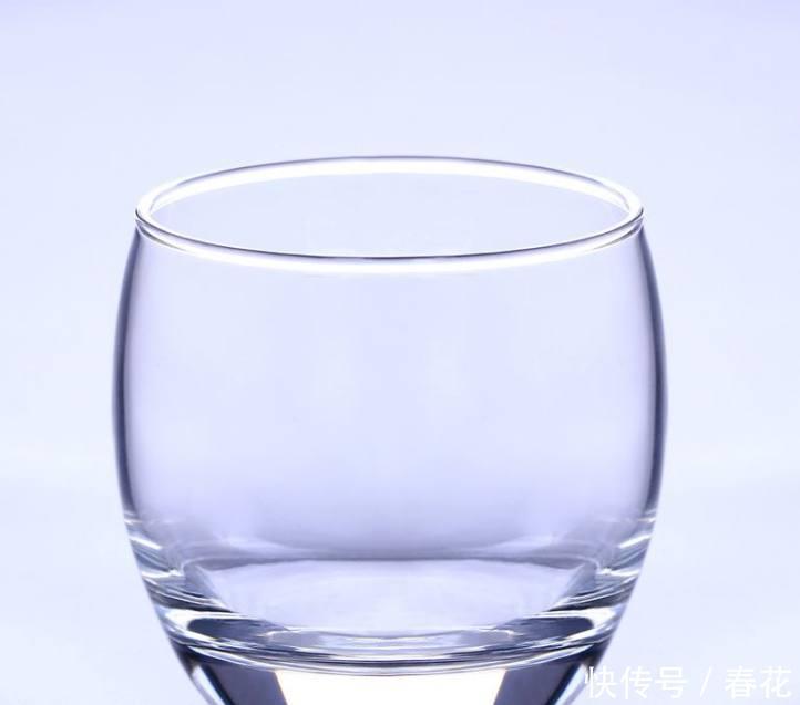  喝水|心理测试 测试你的心理年龄是多少 你会用哪个杯子喝水