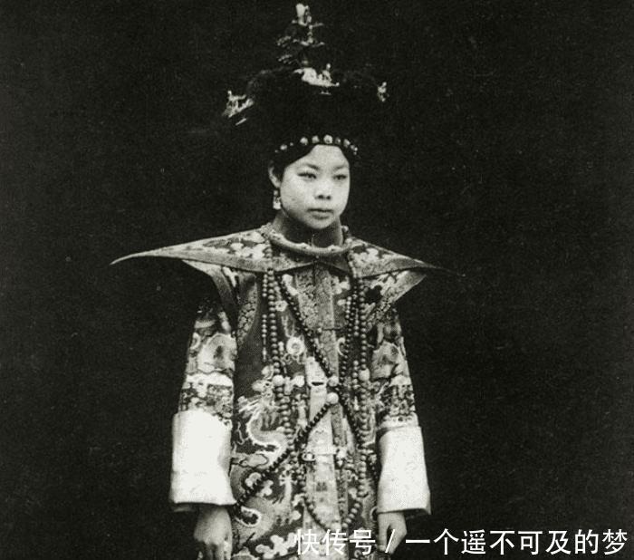 溥仪|拉车工人却娶上了末代皇帝溥仪的妃子,晚年道一生没白活