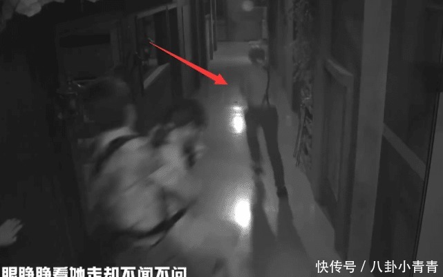  杨幂|张国伟跑着不忘一把抱起杨幂，谁注意前面的邓伦瞬间笑出鹅叫声