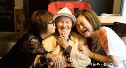  看护|93岁男星疑被看护恶意投毒！皮包骨头体重仅50斤，靠鼻胃管喂食增重续命