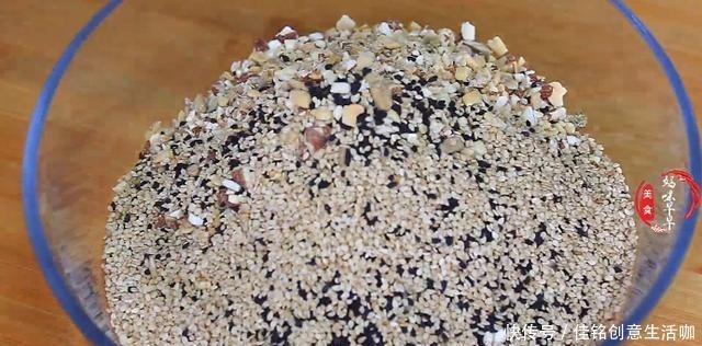 开裂|月饼怎么做好吃面点师教你正确做法，不开裂不塌陷，比买的还好