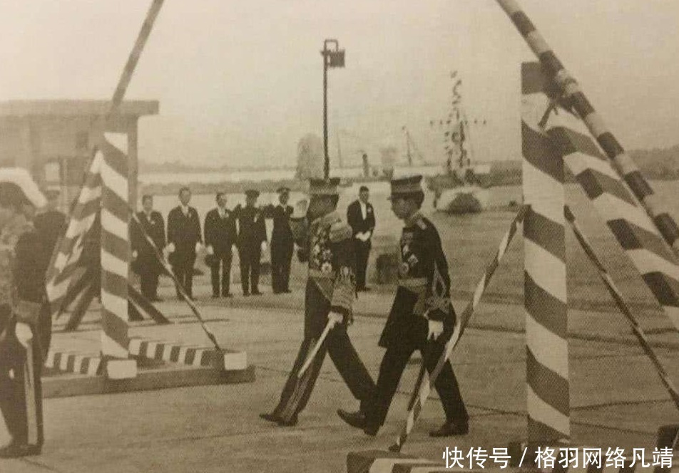 皇帝|溥仪第二次访问日本时，裕仁天皇要求他下跪，他大怒：朕也是皇帝