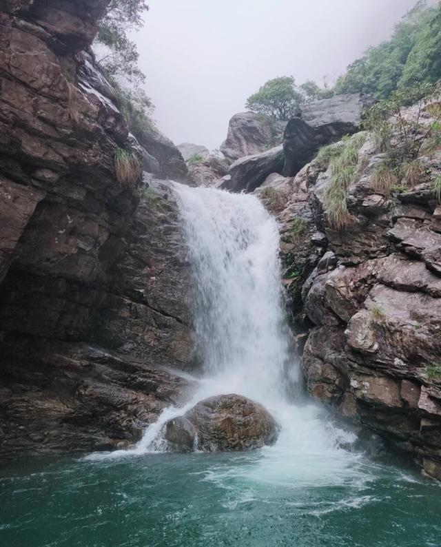  不知|庐山三叠泉，身在庐山中不知庐山真面目