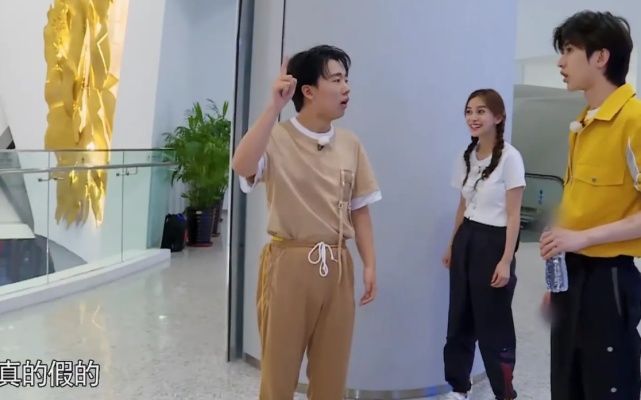  淘汰|baby淘汰李晨后，一脸无辜装不知道，此时的弹幕尽显人性的恶毒