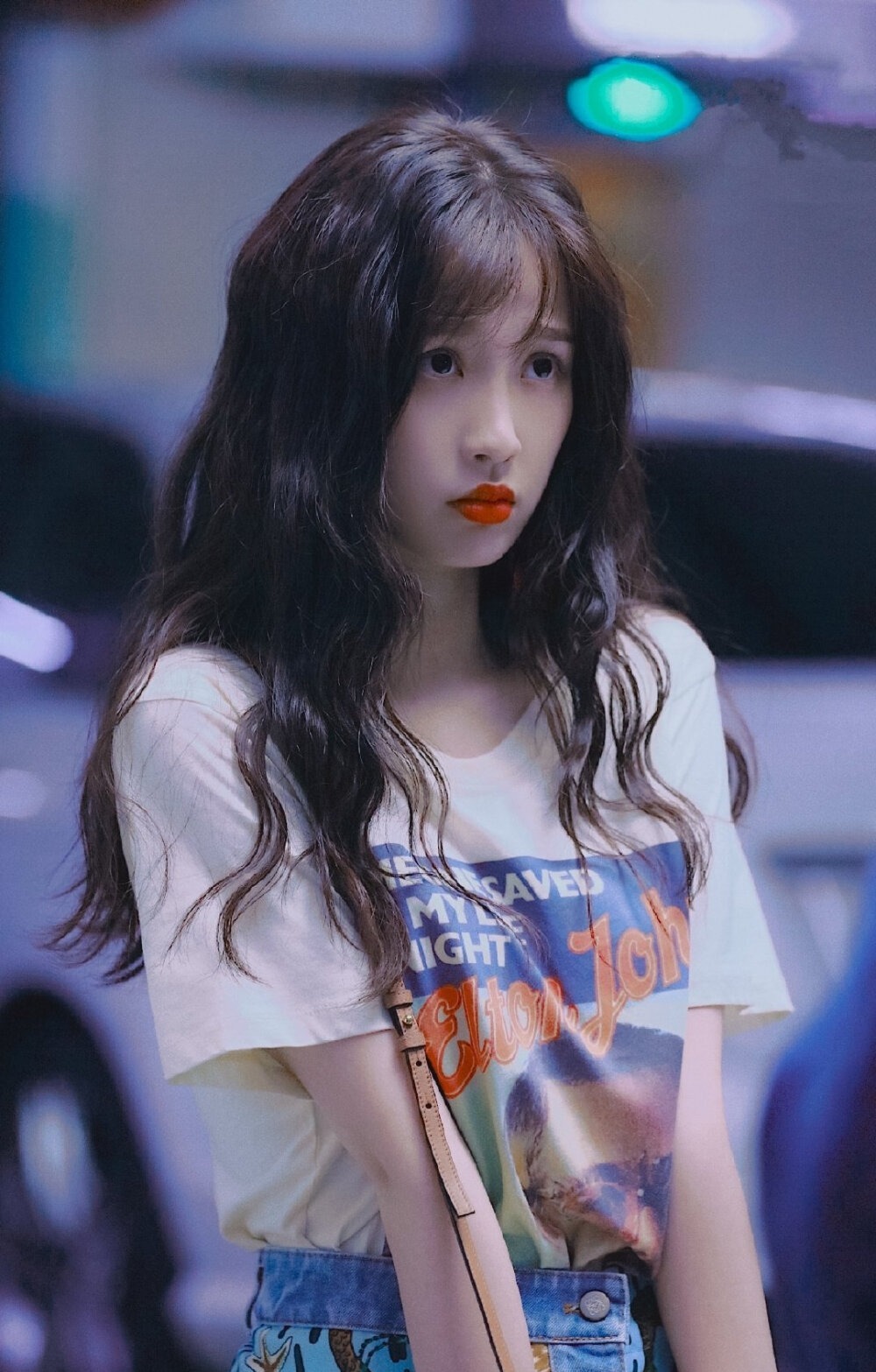 疑在|极挑工作人员夸杨超越可爱不做作,疑在内涵虞书欣,行为有点low