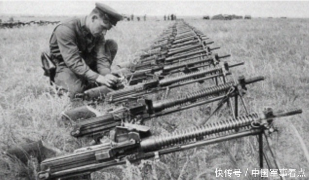 还要|出征还要带油壶!世界奇葩枪械之,子弹要不断刷油才能打响