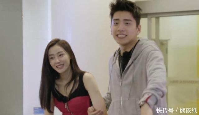  甜蜜|王大陆替张天爱脱袜，张天爱为他卸妆素颜，甜蜜得让王菊好悲伤