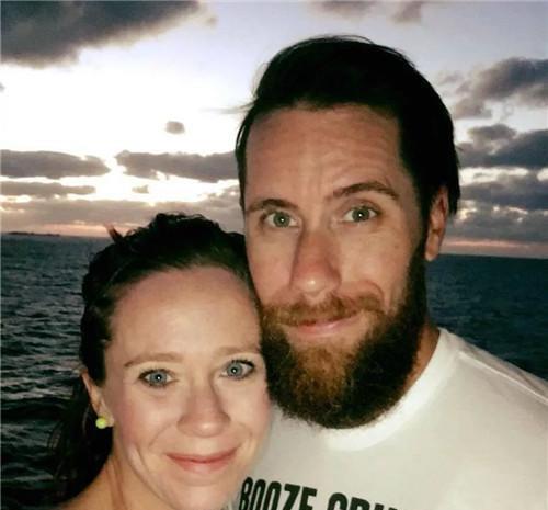 蓝眼睛|中国“蓝眼睛”女孩刚出生就被抛弃,被好心人领养后,如今怎样了