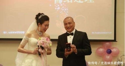 死敌|戏中为死敌,戏外却是亲兄弟,今汤镇宗家庭美满,他却两婚生5子