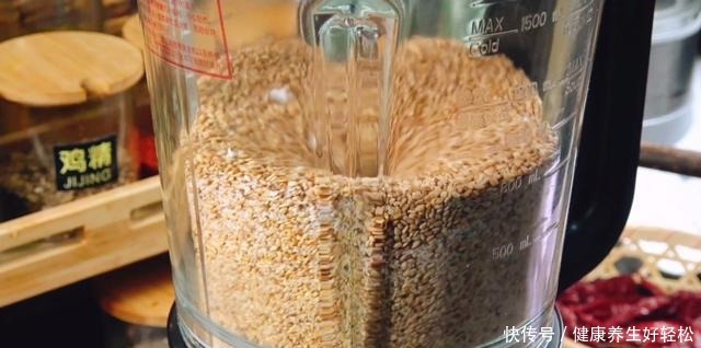 简单|芝麻酱怎么做,做法真简单,只需1斤白芝麻,做啥都好吃