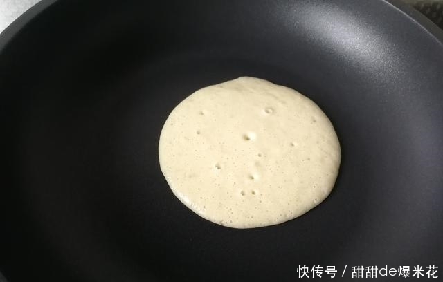 成品|好吃不腻香蕉松饼,好操作,焦糖色成品,松软好入口,娃超喜欢!