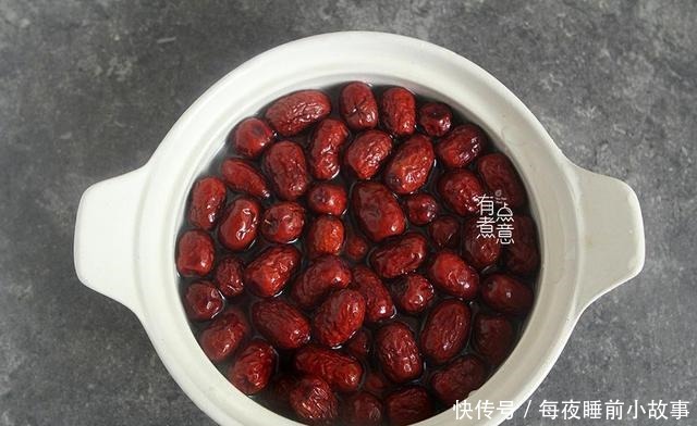 红枣|红枣别再煮汤了,用它泡一泡,清香甘醇又驱寒,吃一次就忘不了