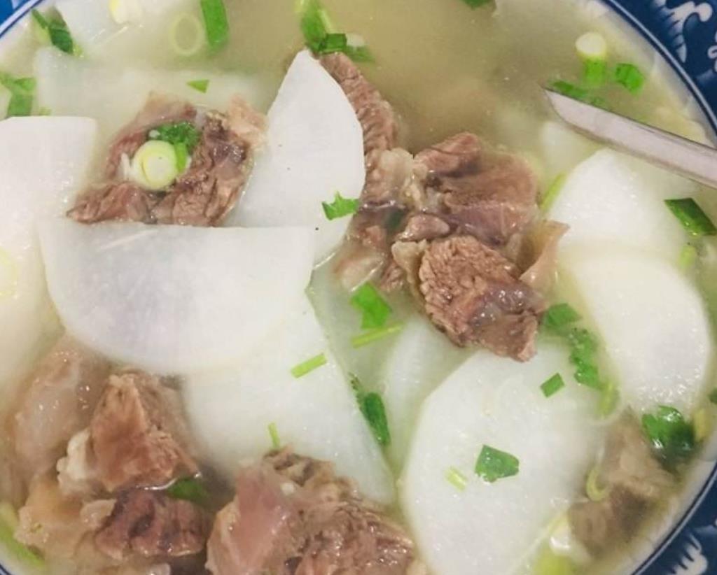 羊肉|40年大厨教你炖羊肉,汤浓肉香,不膻不腥不油腻,早学会早受益