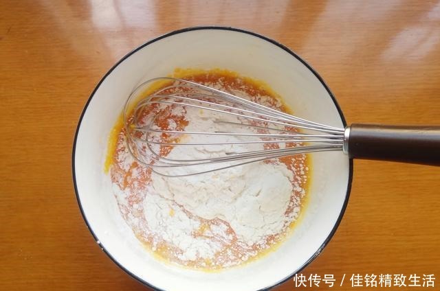 美味|这款早餐饼的做法也太简单了,10分钟就能搞定,快手省事还美味