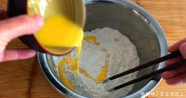 疙瘩汤|做疙瘩汤时,别再用水和面了!这样做,疙瘩爽滑筋道,吃不够