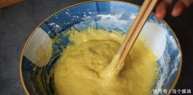 面粉|早餐别出去买了,4个鸡蛋1碗面粉,5分钟做好早餐,懒人必备
