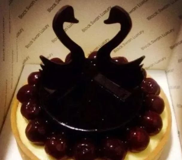 女生|男生舍不得送女生的4种零食,水馒头不算啥,全买得起家里有矿