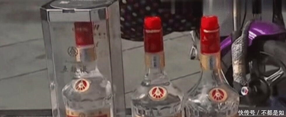 入院|酒店婚宴主家自带30瓶”五粮液“，18人喝吐入院，男子：酒店将其掉包