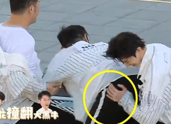 真实|蔡徐坤游戏故意推翻李晨,沙溢看不下去,暴露跑男团真实关系