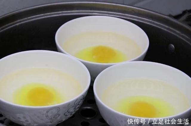 搞定|鸡蛋新吃法,不水煮不油炸,几分钟搞定,又圆又好看,小孩最爱吃