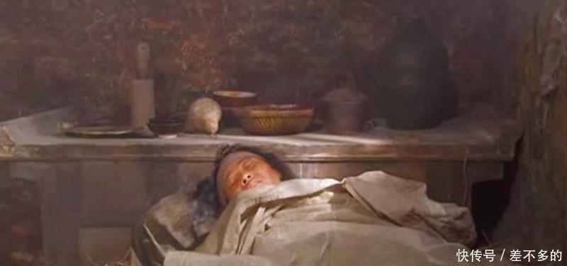 别人|朱元璋将父母埋葬在别人施舍的一块山坡上,谁料想这里竟是龙脉