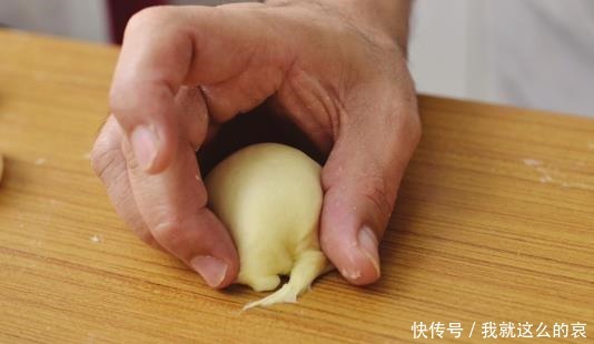 高筋面粉|特级红豆餐包,外酥内软,搭配甜而不腻的红豆馅,最适合拿来解馋