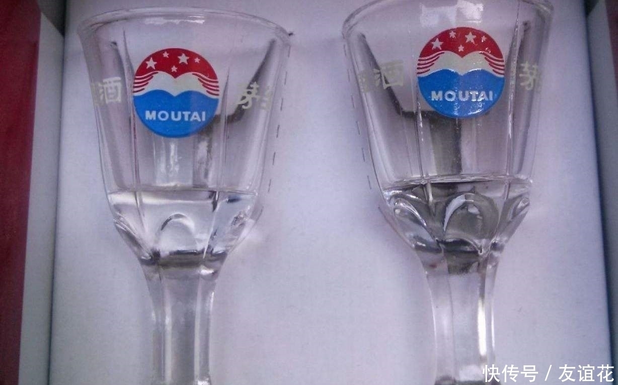 用来喝酒|买茅台送的2个“小杯子”,是方便我们喝酒的吗很多人想错了