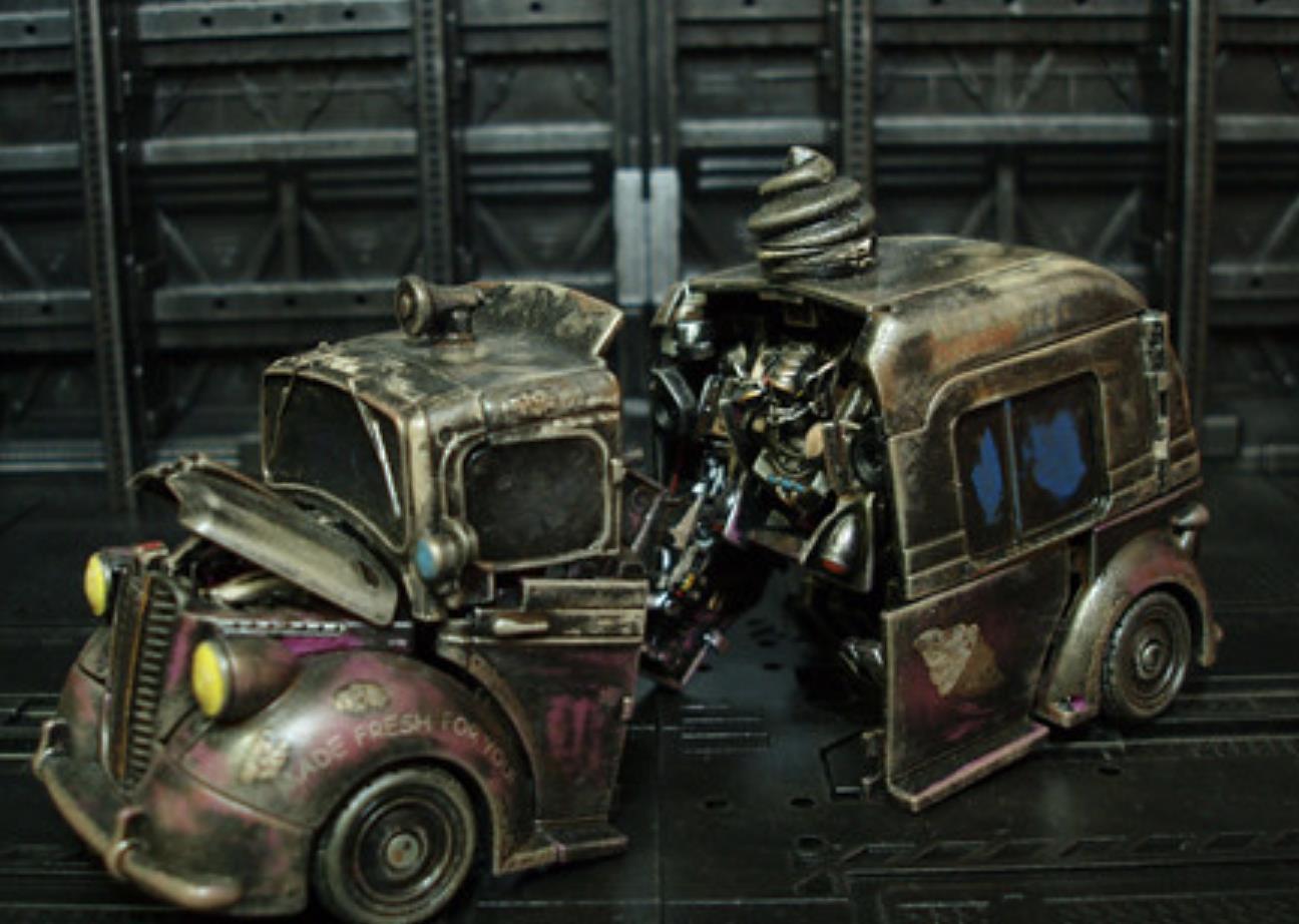 双胞胎|变形金刚动漫人物:重涂《卷土重来》顽强的双胞胎-黑金属冰激凌