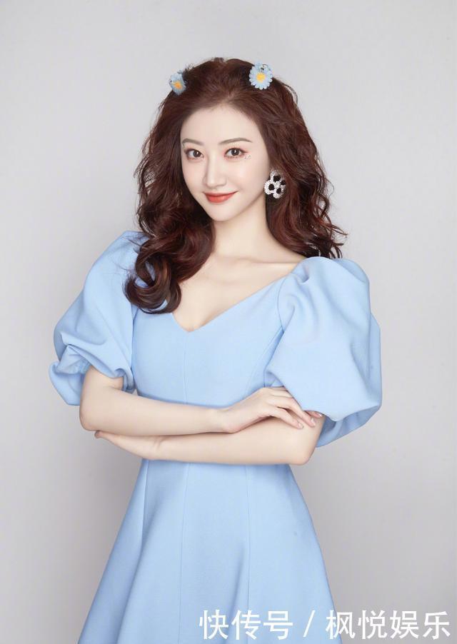 范冰冰|以为范冰冰够美了,没想到景甜更接地气,自拍造型真是“甜”