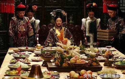想不到|古代皇帝一顿饭那么多菜,剩下的都如何处理呢?我不说你想不到