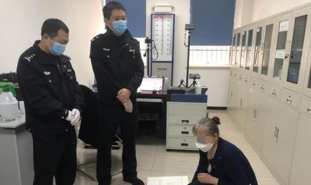 聘请保姆|儿子是老板,也没用保姆偷90岁大爷16万的养老钱,结果悲剧了